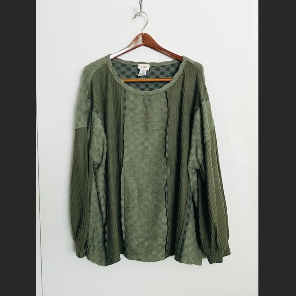 Bibi green seam pieced long sleeves top XL